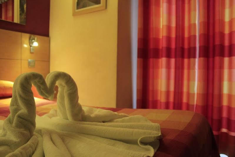 Inter Puerta Del Sol Auto Check In Guest house 3*